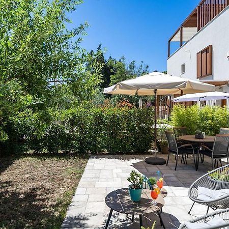 Stay U-Nique Studio Apartment In Orasac Esterno foto