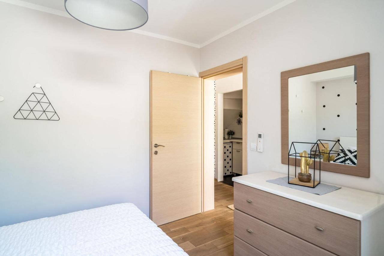 Stay U-Nique Studio Apartment In Orasac Esterno foto