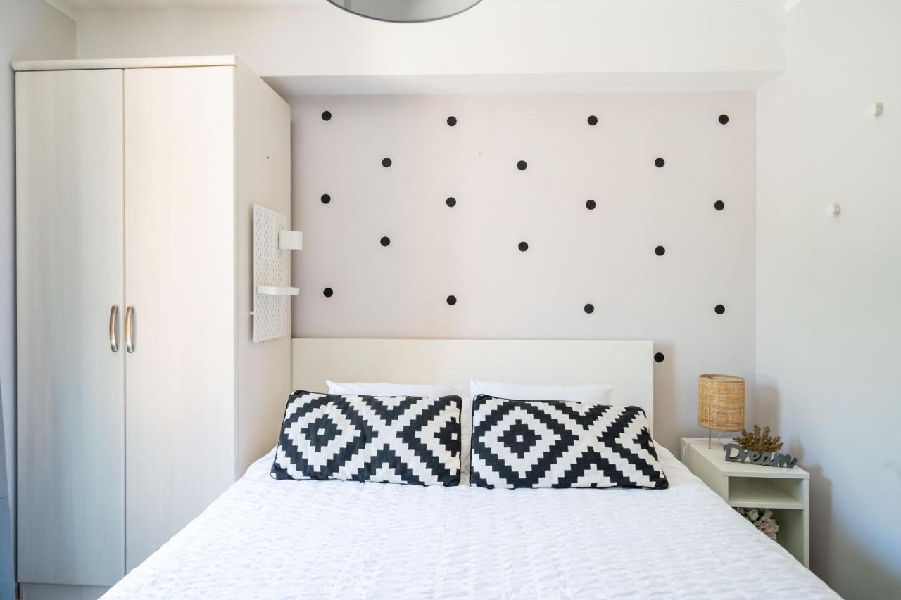 Stay U-Nique Studio Apartment In Orasac Esterno foto