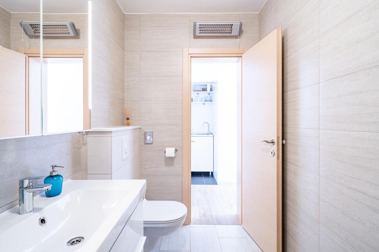 Stay U-Nique Studio Apartment In Orasac Esterno foto