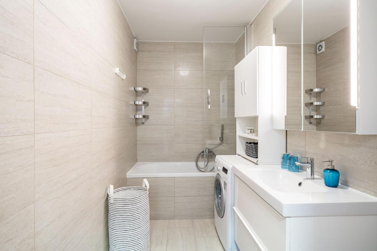 Stay U-Nique Studio Apartment In Orasac Esterno foto